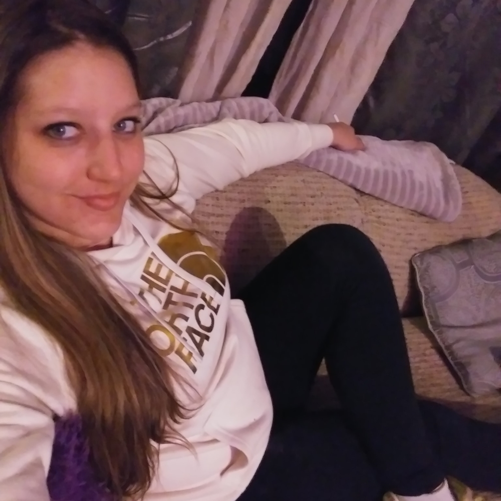 Meet your Posher, Kella